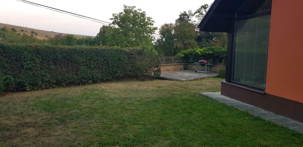 Garden View Villa Drienica Exterior photo
